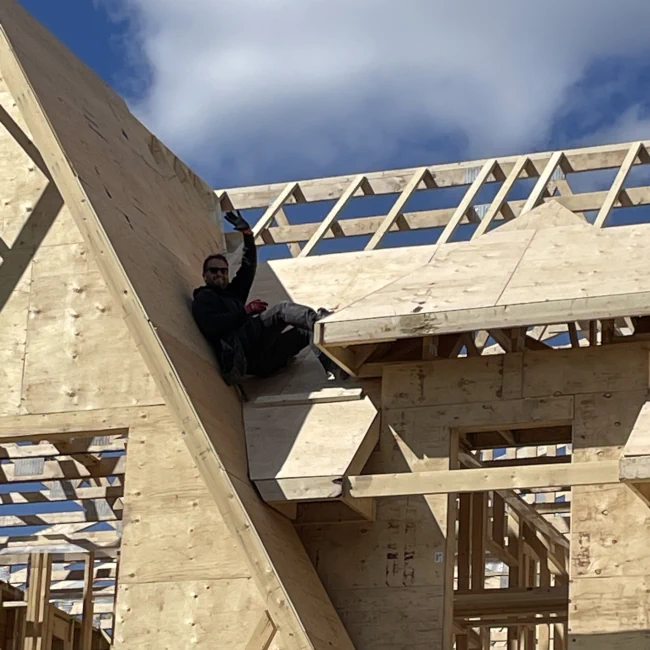 Photo of Mathew, one of Rudius' lead carpenters.